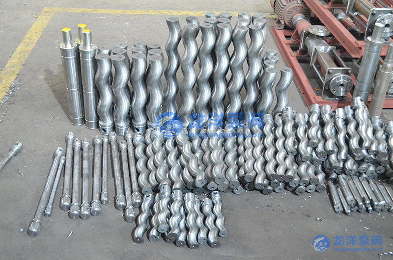 螺桿泵螺桿軸加工現(xiàn)場